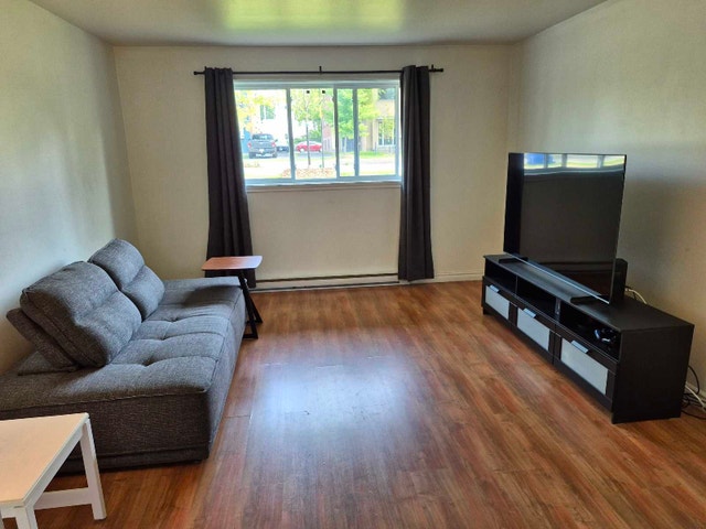Grand 31/2 Longueuil secteur tranquille — photo 1