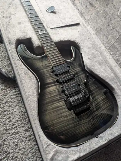 Ibanez Premium Signature Kiko guitar *Almost new!, View more