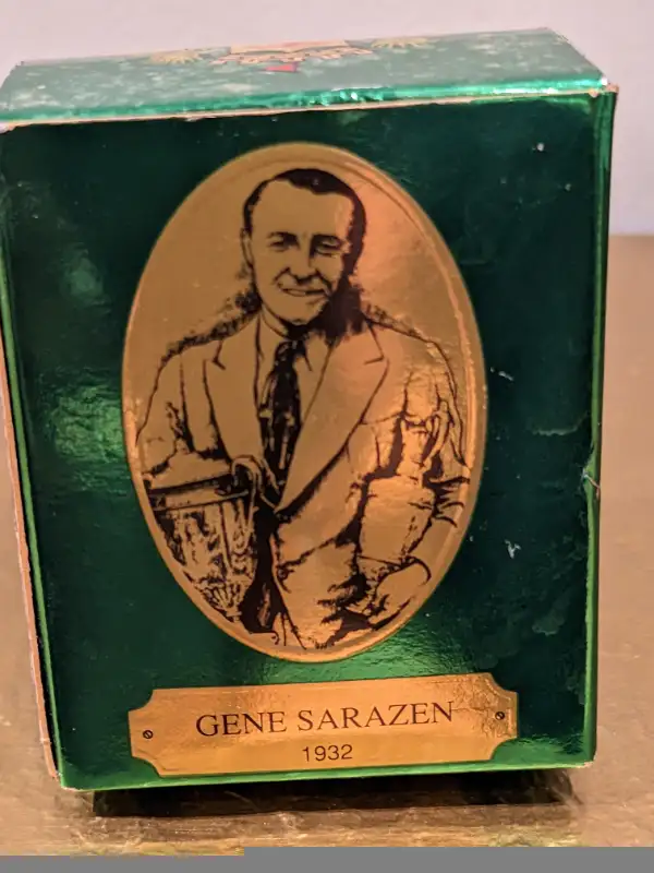 1993 Old St. Andrews Scotch Whiskey Miniature GolfBall decanter in Arts & Collectibles in City of Toronto - Image 3