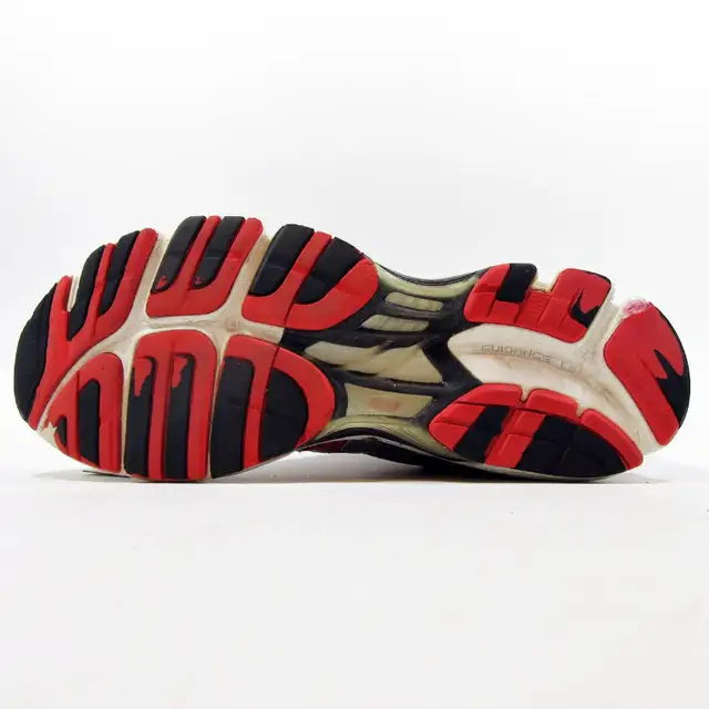 Asics Gel kayano 18 Silver Red Running Shoes ( Mens 10.5 US ) in Men's Shoes in Mississauga / Peel Region - Image 6