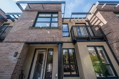 UBC Large townhouse for rent, 2 bedrooms plus den, 1342sqf, Wesbrook Mall and Walter Gage Road, only...