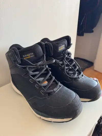security boots size 9, used once.