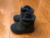 Ciciban Size 7 toddler winter boots like new