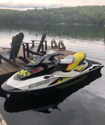 Very clean , well looked after Wake. Pull skiers, tubers or just cruise with programmable pull up an...