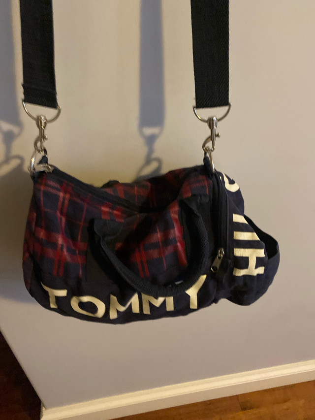 Tommy Hilfiger bag in Women's - Bags & Wallets in City of Halifax - Image 2