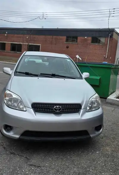 Toyota matrix 2005 XR Automatique 248206km Air climatisé Vitre électrique Moteur 1.8L économique Cru...