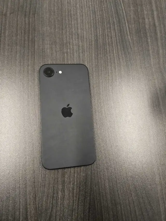 I phone 16e64840233491073120