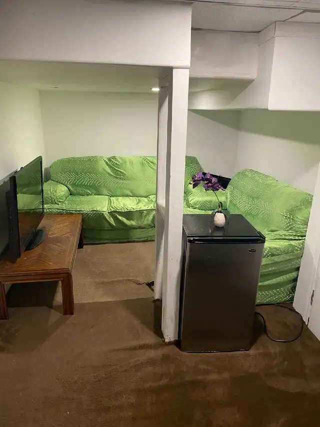 Clean Furnished Room Near Trent University in Room Rentals & Roommates in Peterborough - Image 3