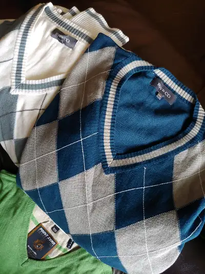 Men's Name brands Sweaters in Great Condition Size S/M Each $25
