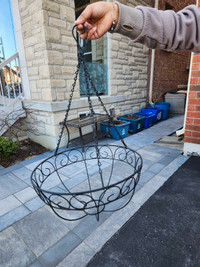 Meta / l Iron hanging baskets $15 each 