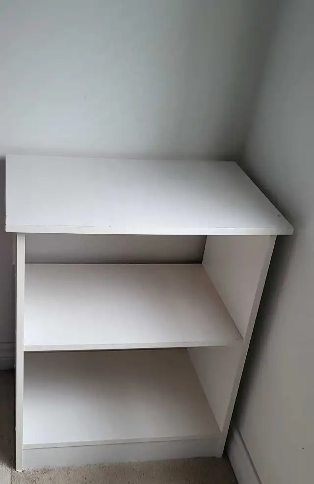 Bedside Table in Bookcases & Shelving Units in Ottawa - Image 2