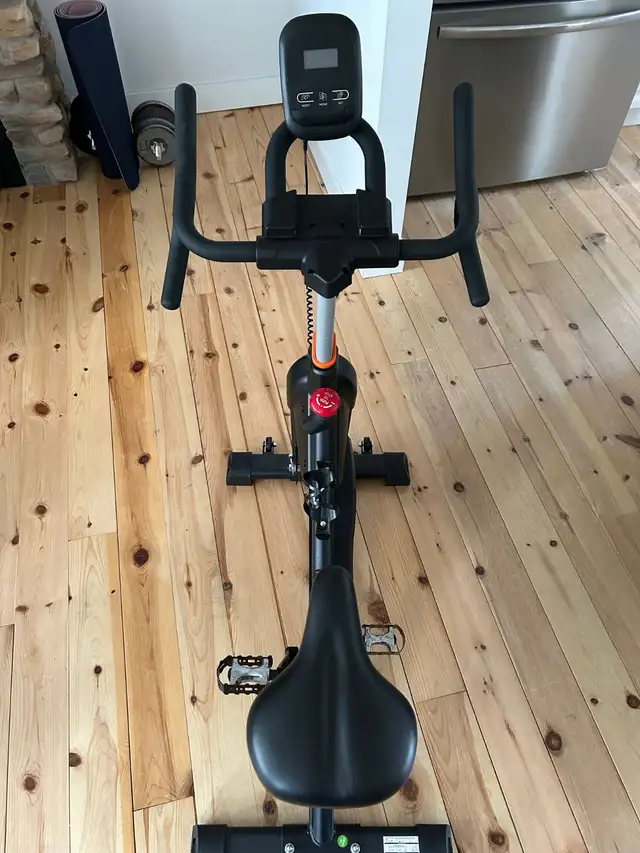 Energy Stationary Bike in Exercise Equipment in Kitchener / Waterloo - Image 5
