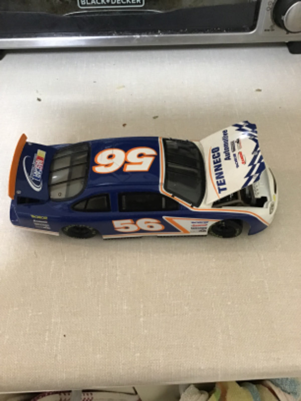 Die cast car 1999 in Arts & Collectibles in Mississauga / Peel Region - Image 2