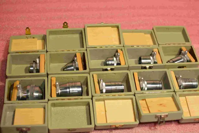 Reichert Zetopan Microscope and Accessories in Other in Barrie - Image 10