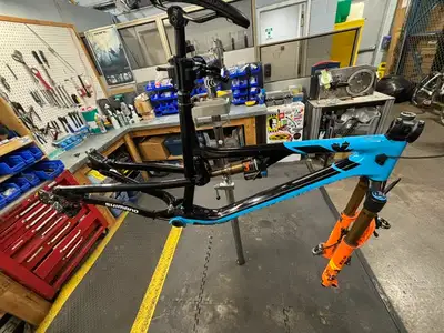 2019 Rocky Mountain Altitude (L) Chassis, View more