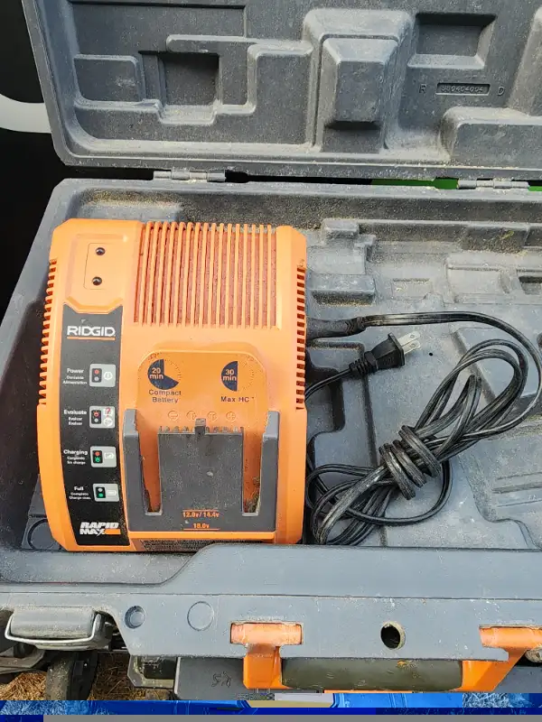 Ridgid 3/8 in(10mm) Variable Speed 14.4V  Battery Drill Charger in Power Tools in Windsor Region - Image 10