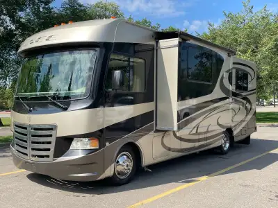 2011 Thor A.C.E.29.1, 6.8L Triton Ford V10 This beautiful full body paint Motorhome Is In very good...