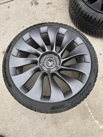 Tesla Model 3 20” Winter Tires + Rims – Pirelli – 235/35R20 – Excellent Deal Selling a complete set...