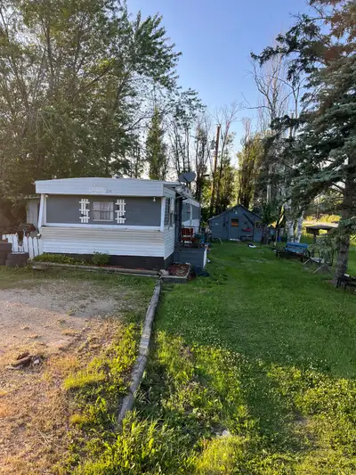 Mobile home for rent or sale , 3 bedroom needs work. Has sewer and water connected and hydro is also...