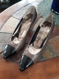 80s Vintage (new) La Vallee Women Leather  Shoes size 9
