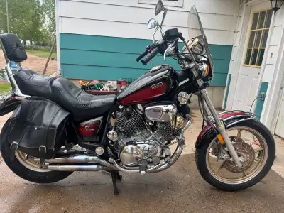 Selling my 1986 Yamaha Virago 1100cc bike. It is an American bike, (so it’s in miles) was imported 2...