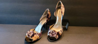 Ann Klein Silk Fabric Rosette Peep Toe High Heel Shoes Sz 8M