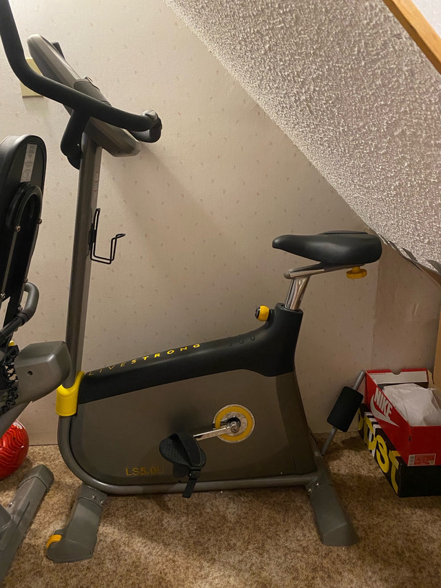 Exercise Bike Bicycle Upright Livestrong in Exercise Equipment in Mississauga / Peel Region