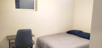 Single room available for female in North Oshawa Durham college