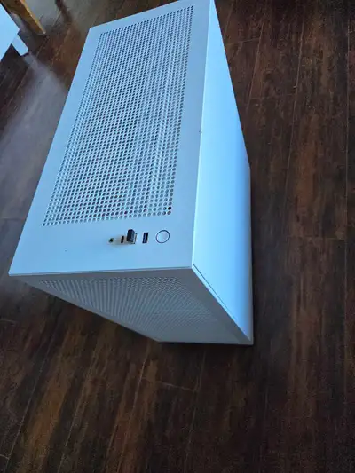 Gaming PC, Intel 8700k, 1TB SSD, RTX 3060. Windows 11 Pro.