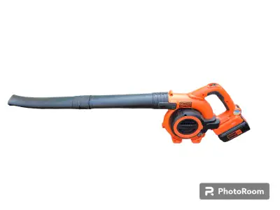 Black + Decker ESWV 36 Cordless Blower and Vacuum. Location - Farm house garage. PLEASE read the ad...