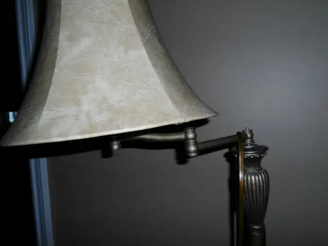 FLOOR AND TABLE LAMPS in Indoor Lighting & Fans in Markham / York Region - Image 5