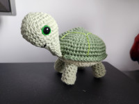 Handmade crochet turtle amigurumi / Tortue en crochet