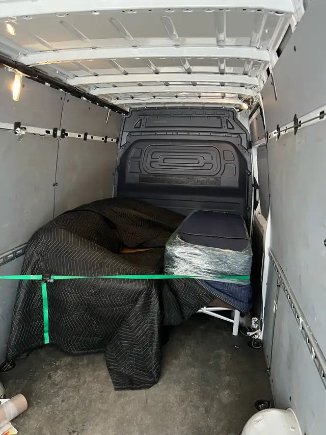 AFFORDABLE MOVER - Your Man With A Van ( 204-510-4079 )62863716564481124