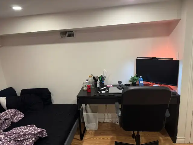 SUMMER SUBLET