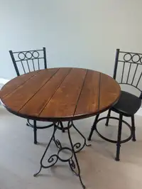 Cottswood Pub Table & Chairs