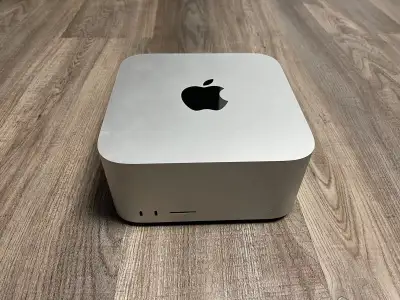 This unit is in excellent condition, comes with its original box, and includes AppleCare coverage un...