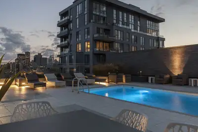 Stunning fully furnished condo in old port near the clock tower