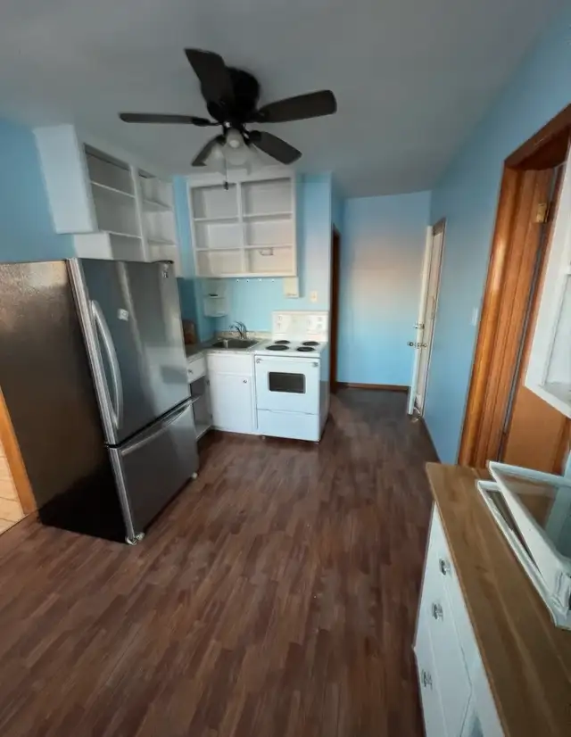 2 bedroom 1 bath - 448 Morse St 