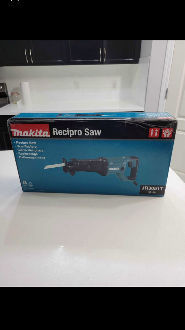 Makita Reciprocating SawVariable Speed, Lock-On Button in Power Tools in Edmonton - Image 3