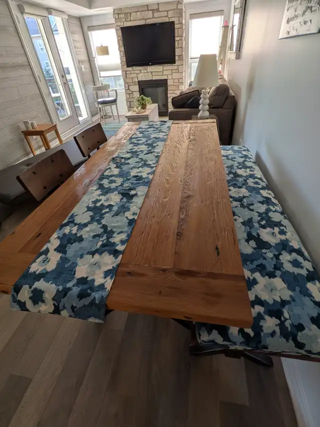 Wood Dining Room Table in Dining Tables & Sets in Hamilton - Image 4