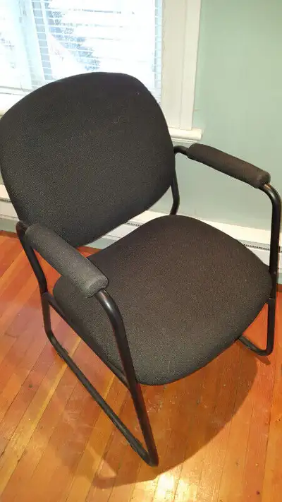 REDUIT*3 Chaises d'attendes et une  plus haute pivotant en métal, View more