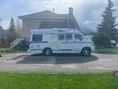 Very good condition . New shocks, new front end, 3 way fridge, 2 burner stove, microwave, 4 captain...