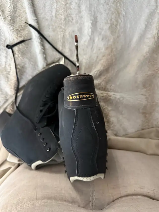 Jackson ultimate men’s sued supreme figure skates in Skates & Blades in London - Image 4