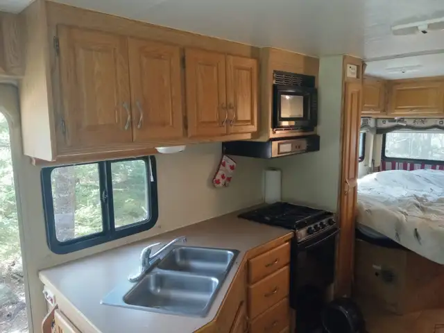 ‘Regal’ 27’ Motorhome in RVs & Motorhomes in Bridgewater - Image 10