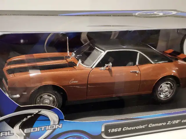 1968 Camaro Z/28 Coupe brown 1:18 diecast model  in Toys & Games in Edmonton - Image 3