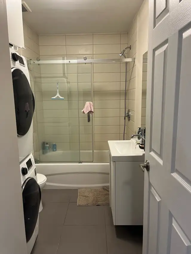 Little Italy Renovated 1Br - heating   appliances included