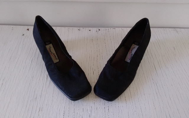 Chaussures - souliers noirs peu portés dans Femmes - Chaussures  à Ville de Québec