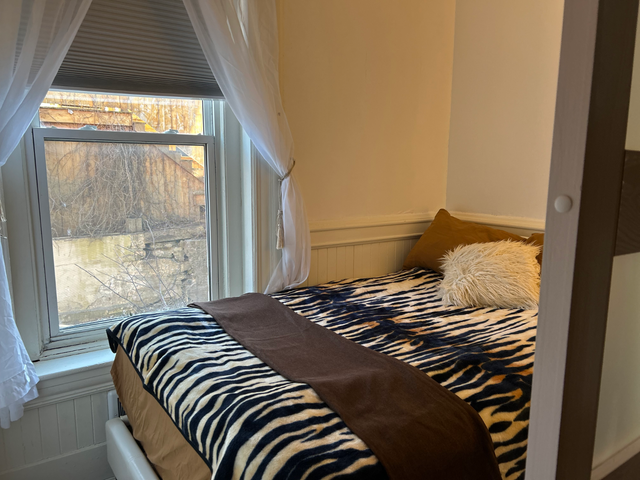 SEPTEMBER 1ST: Furnished uptown Junior one-bedroom, to call home in Long Term Rentals in Saint John - Image 5