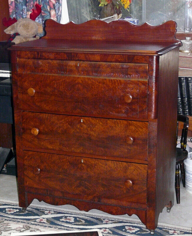 Antique Butler's Chest - SOLD, please see my other ads. in Desks in Kingston - Image 3