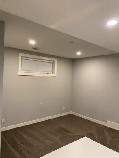 Sought after Livingston 1 bedroom apt.